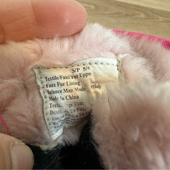 Cat & Jack Girls Size 5/6 Pink Thermolite Faux Fur Snow Boots - Picture 10 of 11